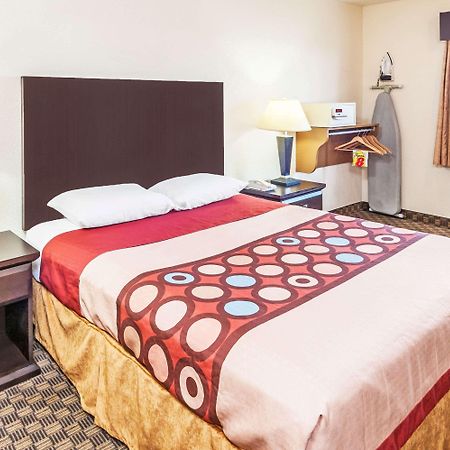 Super 8 By Wyndham Calgary/Airport Hotel Kültér fotó