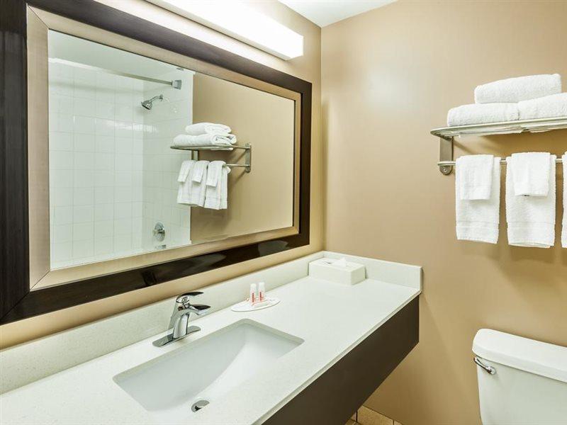 Super 8 By Wyndham Calgary/Airport Hotel Kültér fotó