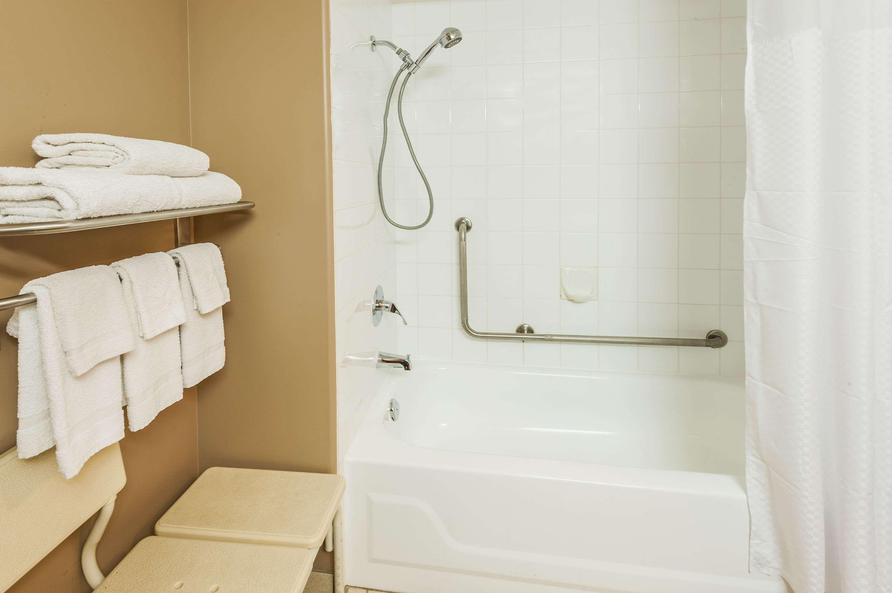 Super 8 By Wyndham Calgary/Airport Hotel Kültér fotó