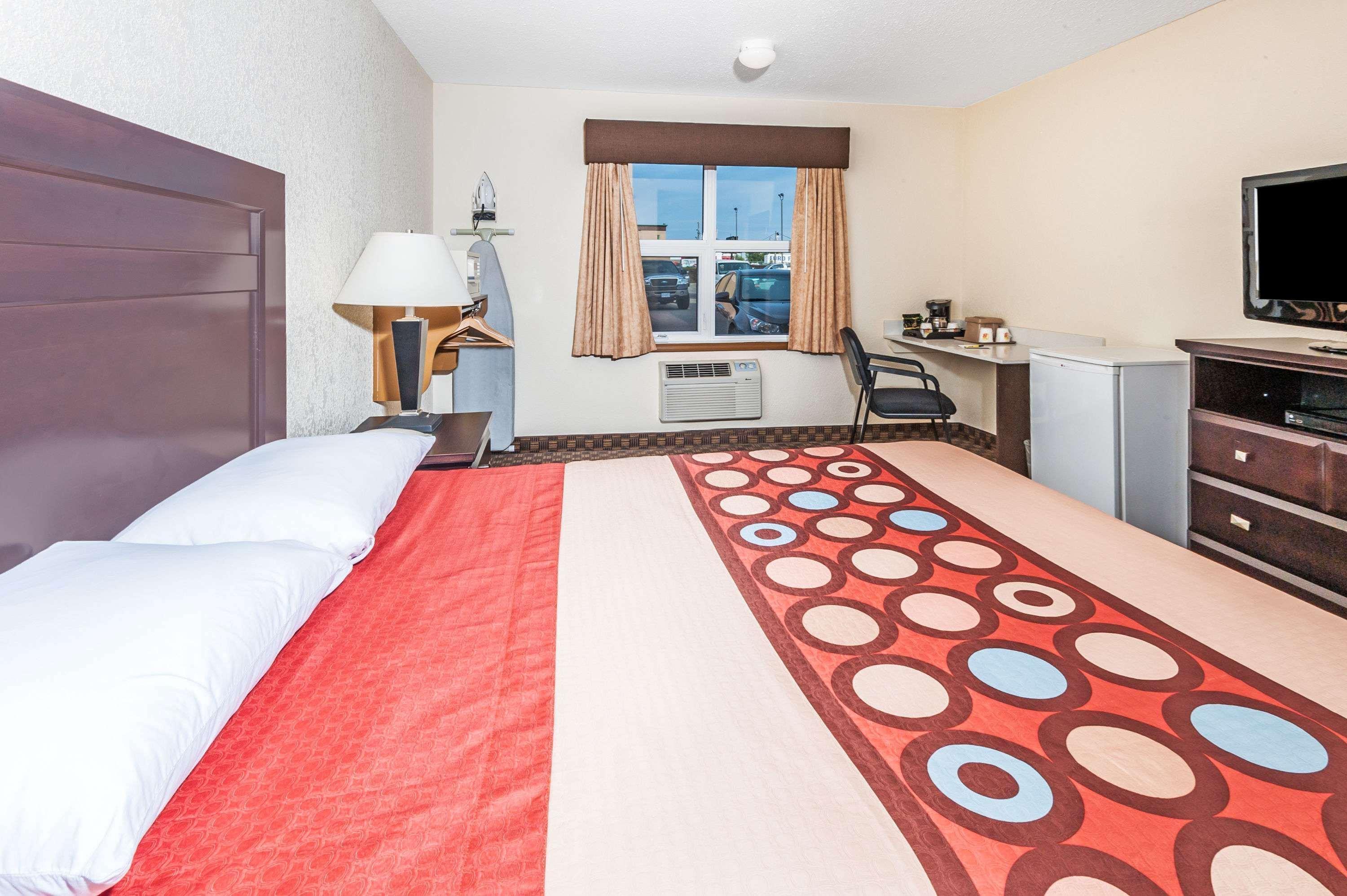 Super 8 By Wyndham Calgary/Airport Hotel Kültér fotó