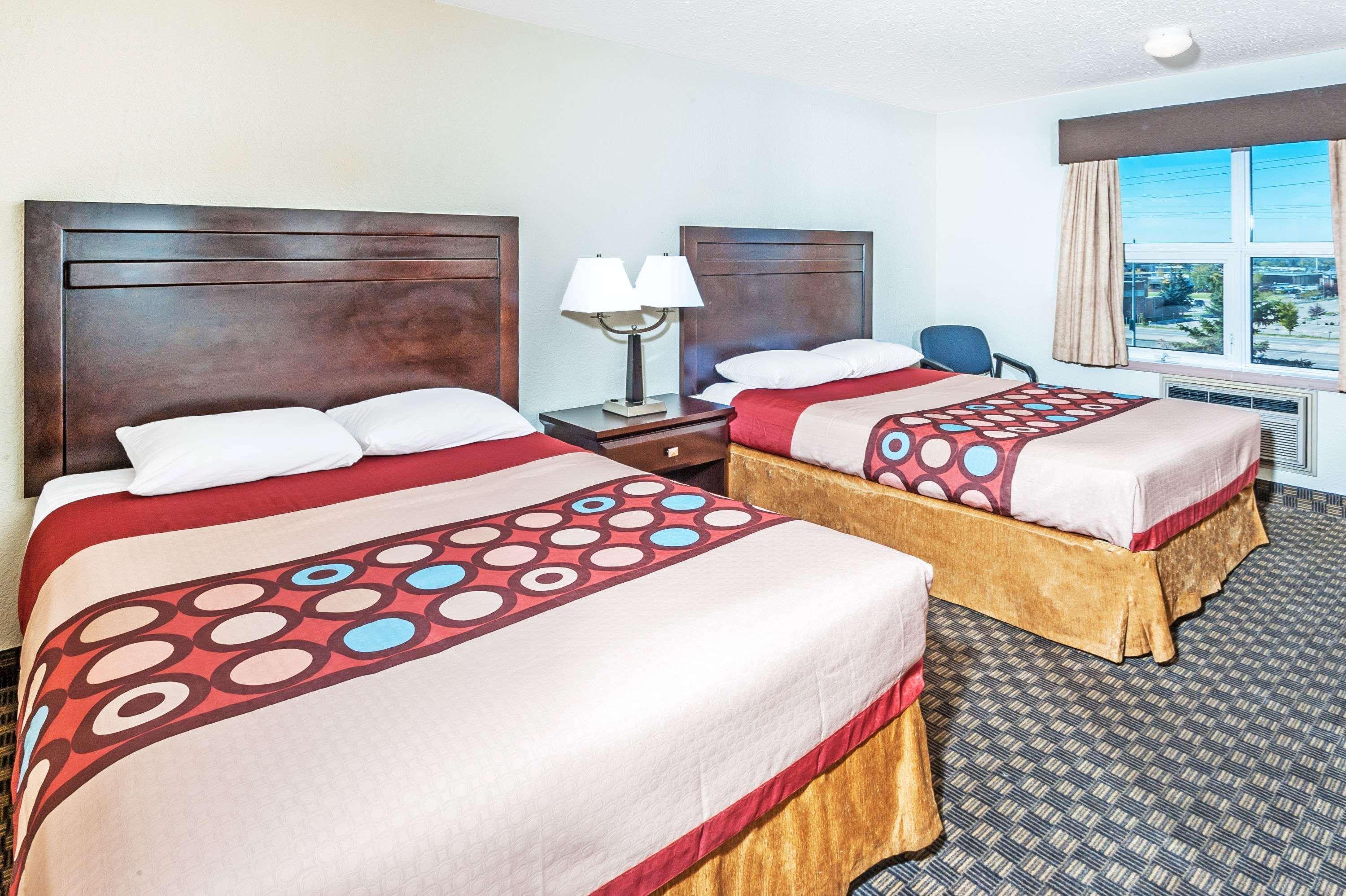 Super 8 By Wyndham Calgary/Airport Hotel Kültér fotó