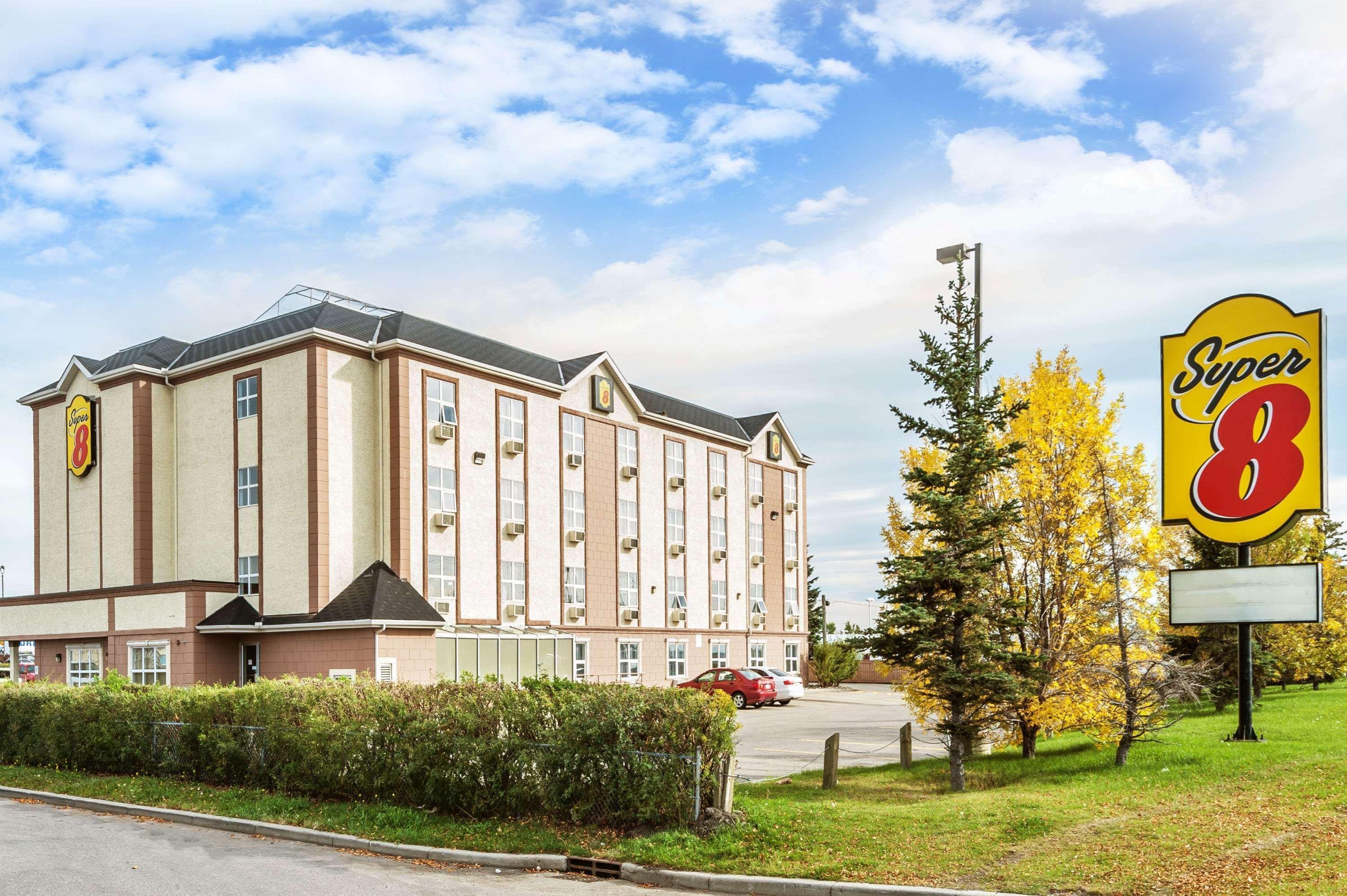 Super 8 By Wyndham Calgary/Airport Hotel Kültér fotó