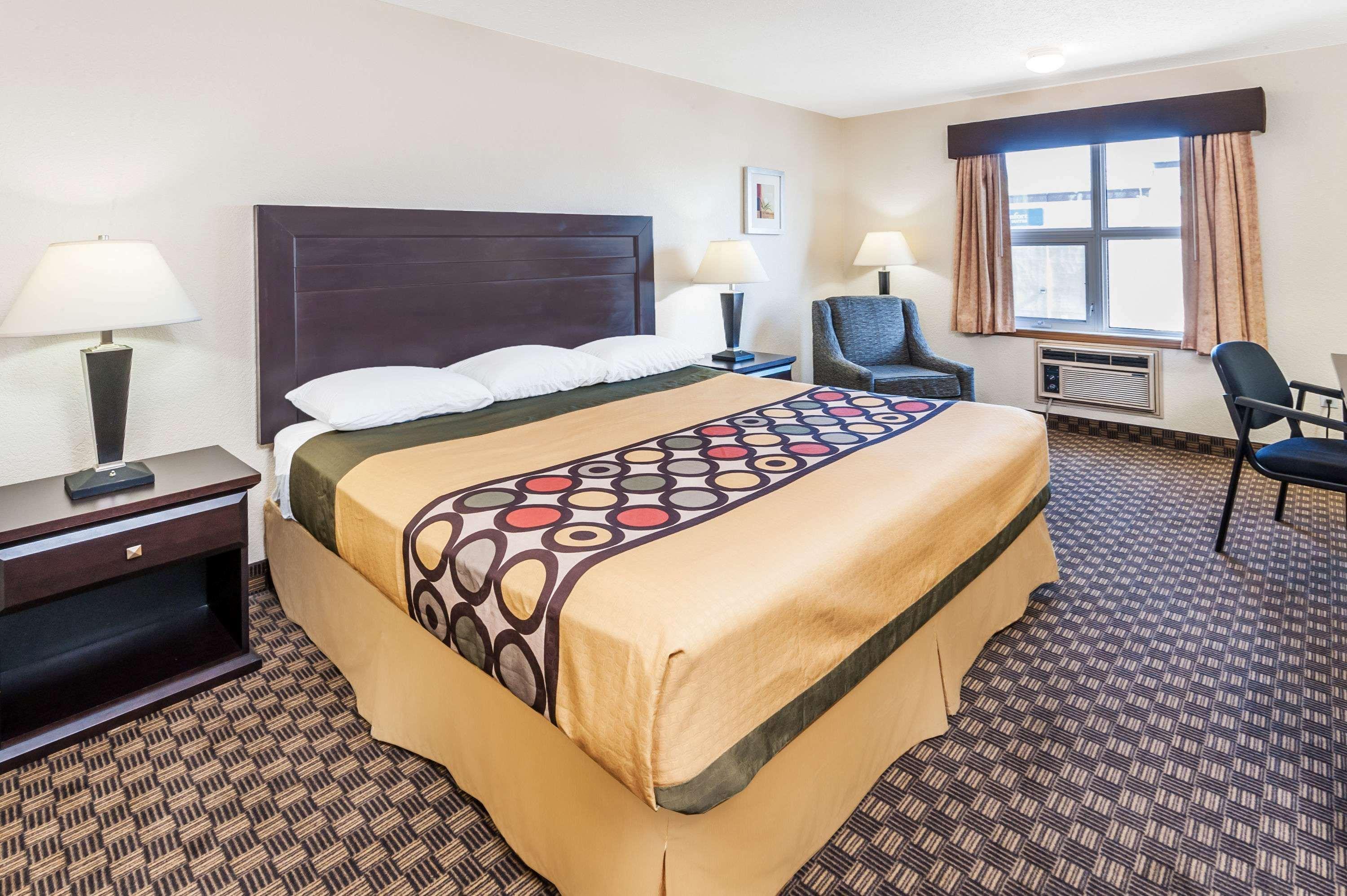 Super 8 By Wyndham Calgary/Airport Hotel Kültér fotó